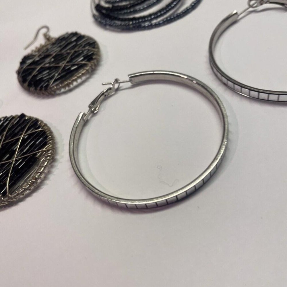 Lot Of 3 Silver Tone Costume Earrings Pierced Dangle / Hoop - Picture 2 of 6
